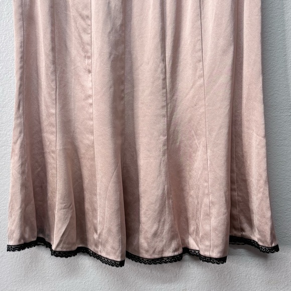 Express 100% Silk Blush Pink A-Line Midi Skirt Black Trim Bow Size 2 - Picture 5 of 10